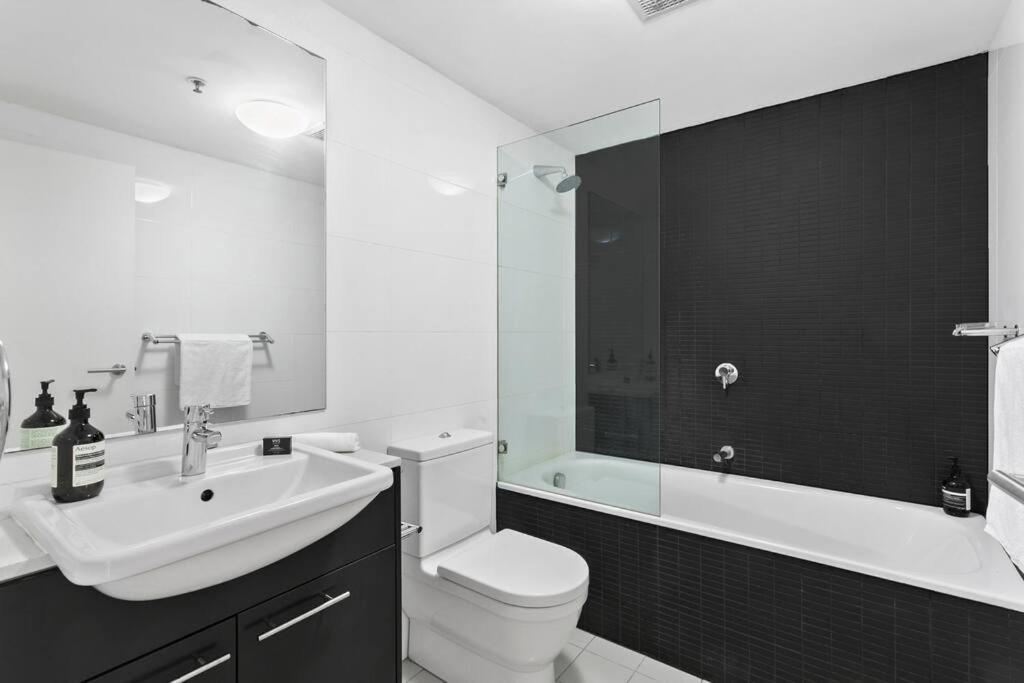 Oxlst - St Leonards Sophistication Everything At Doorstep Apartment Sydney
